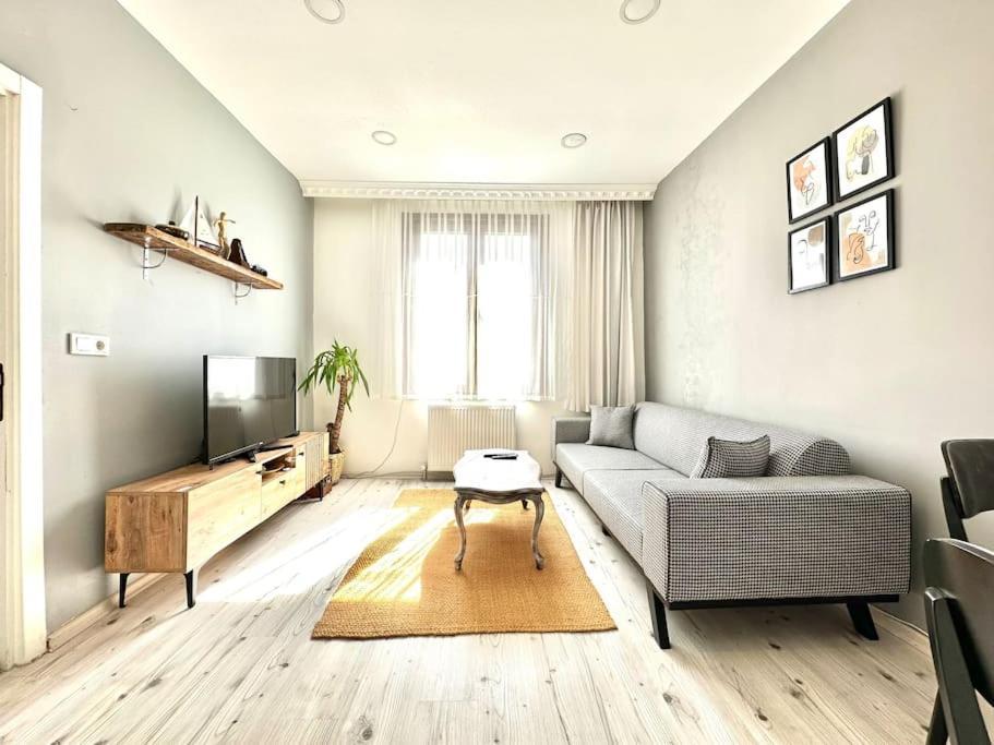 Historical Comfy Flat In Beyoglu Tophane, Galata Apartman Isztambul Kültér fotó